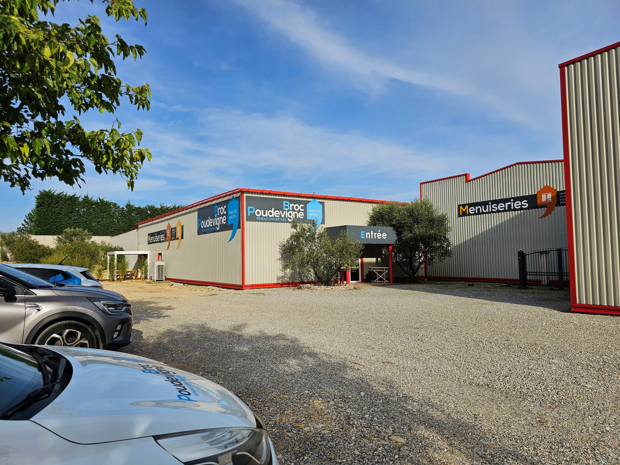 Façade du magasin Broc Poudevigne à Rochemaure